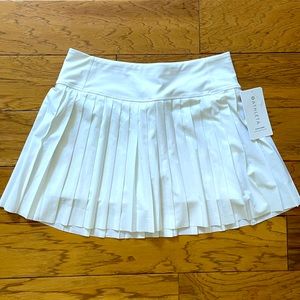 NWT Pleated White Athleta Skort - M